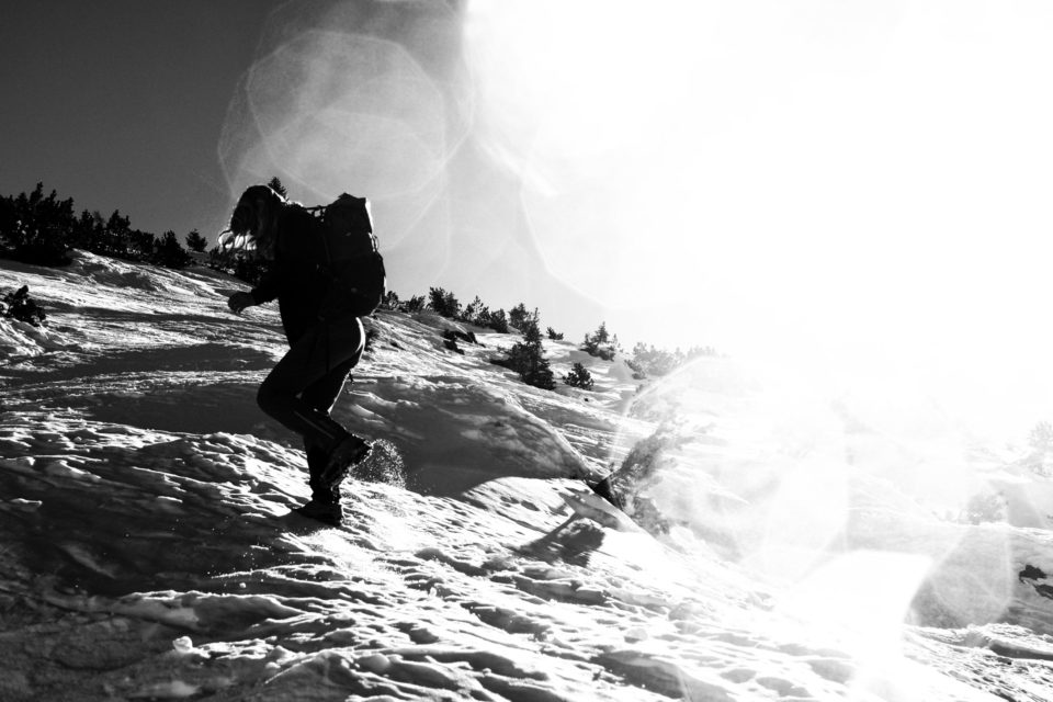 foto-sport-outdoor-montagna-neve-salita-bianco-nero-pietro-cappelletti-fotografia